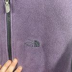The North Face VINTAGE  Women’s Fleece Vest in Purple/Black Size M Photo 2