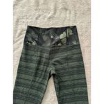 Lululemon  Women's Skinny Groove Pant II Green Butterfly Fatigue‎ Leggings Sz 4 Photo 1