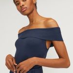 Everlane Ribbed Cotton Off The Shoulder Top In Navy Blue Photo 0