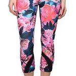 Lululemon Secret Garden Crops Sz 6 Photo 0
