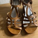 Covington Women’s  brown Tan wedge sandals Size 6.5W Casual Summer Photo 5