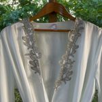 Flora Nikrooz Flora By Women's White Long Sleeve Satin Robe Size L/XL. NEW Photo 2