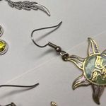 Liz Claiborne Lot Of 5 Costume Earrings Pierced Dangle Drop - 1 Signed LC () Photo 5