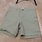 L.L.Bean Favorite Fit Olive Green Shorts Size 4 Regular Organic Cotton Spandex Photo 2