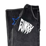 Black Graphic Wide Photo 5