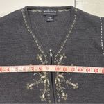 Woolrich  Sleeveless Sweater Vest Charcoal Grey Snowflake V-Neck Size Medium Zip Photo 3