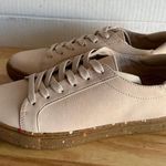 Kenneth Cole Kam Resource Women's Leather Walking Sneakers Shell Size 5 Eu 35. Photo 2