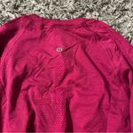 Lululemon swiftly cropped long sleeve size 6 ripened raspberry Photo 3