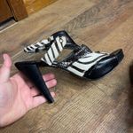 BKE  Woman’s Snakeskin / Zebra Printed Classic Chic Heels Size 8 1/2 Photo 5