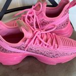 Steve Madden Size 9 pink sneakers Photo 4