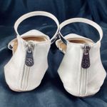 Daisy Fuentes  Lillian Flats Photo 6