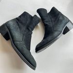 Munro BLACK SUEDE HEELED ANKLE BOOTS WOMENS SIZE 9 Photo 2