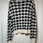 Vylette Oversized Black and White Crew Neck Sweater Size XL Photo 1