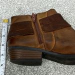Clarks Size 6.5 Brown Tan Leather Zip Up Heeled Ankle Booties Photo 10