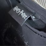 Harry Potter Hogwarts Castle Embroidered Long Sleeve Arm Stripe Merch Tee M Black Size M Photo 4