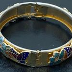 Vintage Unsigned Gold Photo 2