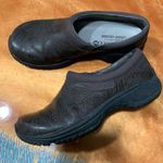 Merrell  Slip on mules clogs brown black patterned size 6 Photo 7