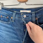 Levi's  Womens Wedgie Straight Jeans Size 26 Distressed Ripped Knee 26 Photo 1