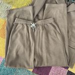 Fabulous Taupe Knit Suit! Tan Size L Photo 4