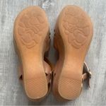 Kork-Ease  Women’s Sz 7 Tan Sandal Wedge Shoes Photo 9