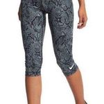 Nike Women's Pro Heights Vixen Capri Tight Photo 0