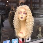 Blonde curly wig Swisslace Lacefront 2020 style Photo 6