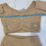 Adidas Women’s 2 Pc Athleisure Set Long Sleeve Crop & Bike Shorts Beige Boucle Photo 11