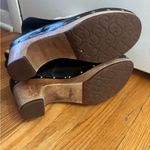 UGG  Australia Lynnea Black Clog Boots Sz 7 Cream Shearling Leather Booties Studs Photo 5