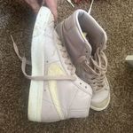 Nike Women’s Blazer Mid Photo 0