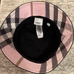 Burberry  pink check print bucket hat Photo 1