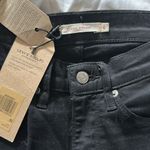 Levi's 🆕Levi’s SZ 4 SHORT NWT SCULPT HYPERSOFT W 27 L 28 Photo 2