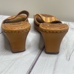 Born Drilles Wedge Sandals Womens 8 US / 39 EU Slip On Strap Slides Earth tones Photo 1