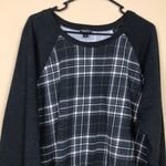 Torrid Women’s Plaid Gray White Beige Fleece Lined Crew Neck Sweatshirt Photo 1