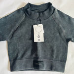 NWTS LEBOD Seamless Ribbed Activewear Crop Top Size Medium Gray Photo 0