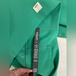 Vuori  NWT Studio Pocket Leggings Bergamot Green Sold out color Size XL Photo 9