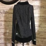 Lululemon  ATHLETICA 2/3 Zip Pullover Gray sweatshirt athletic wear thumb holes​​ Photo 7