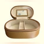 Jewelry Case. Tan Photo 3