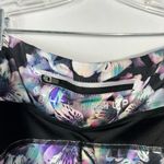 Jessica Simpson The Warm Up Floral Patterned Capri Crop Athletic Leggings Plus Photo 3