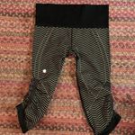 Lululemon VTG SEAMLESS GREEN & BLACK STRIPE CROPPED ATHLETIC LEGGINGS Photo 1