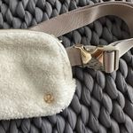 Lululemon  Everywhere Fleece Belt Bag Photo 6