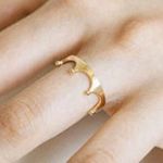 Dainty jewelry Vintage looking gold crown ring Photo 1