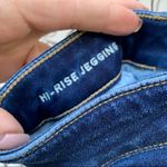 American Eagle AEO Hi Rise Jegging distressed front size 4 Regular Photo 4