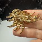 Vintage Lisner Textured Gold Tone Brooch Pin Signed Photo 5