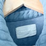 Everlane  The Organic Cotton Quilted Shirt Jacket in Gray Photo 7