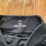 SO black capri athletic leggings Photo 3