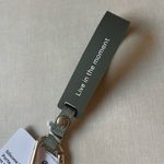 Lululemon silicone keychain - Bay Leaf/Light Ivory Photo 6