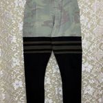 Bombshell sportswear Camouflage and Black Leggings thigh high pockets small EUC Photo 0