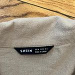 SheIn Beige Cropped Button-up Photo 3