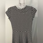 Leota  Medium Compass Rose‎ Black White Geo Mini Dress Short Sleeve Stretch Photo 4