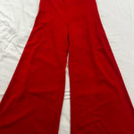 Chic Scarlet Wide Photo 0